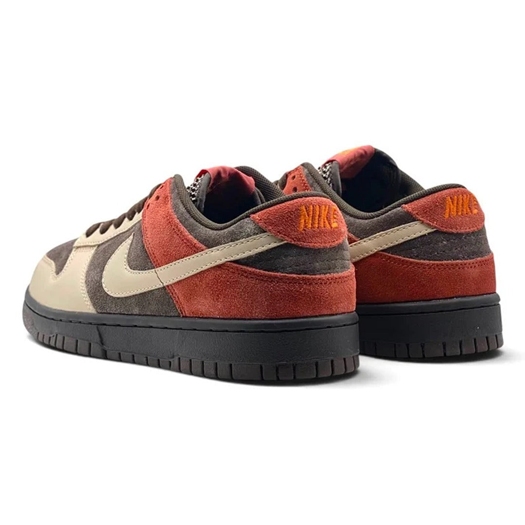 NIKE SB DUNK LOW RED PANDA