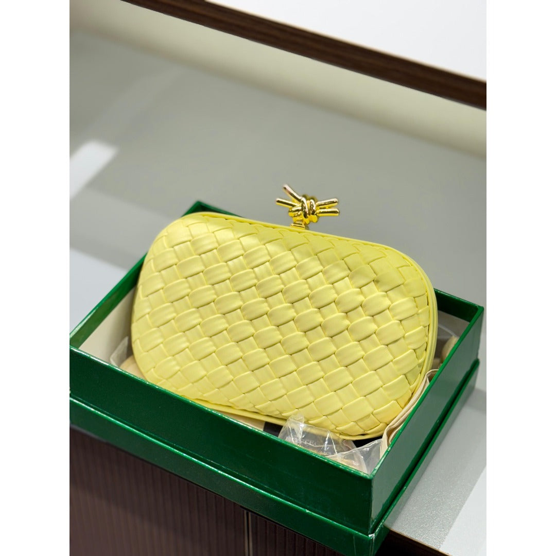 BOTTEGA VENETA KNOT CLUTCH BAG