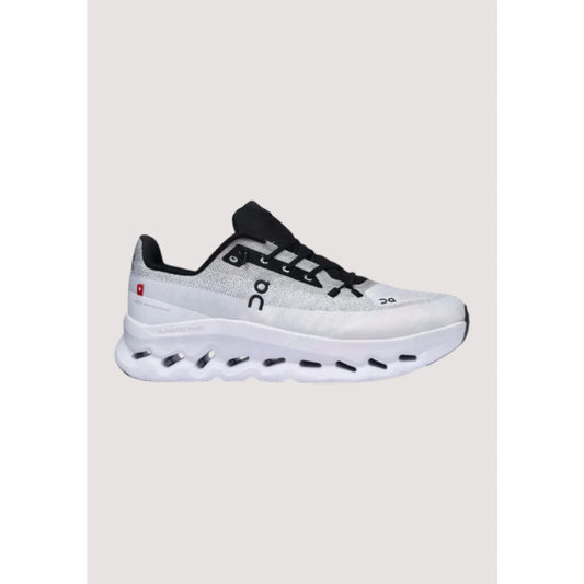 ONCLOUD TILT BLACK IVORY WHITE