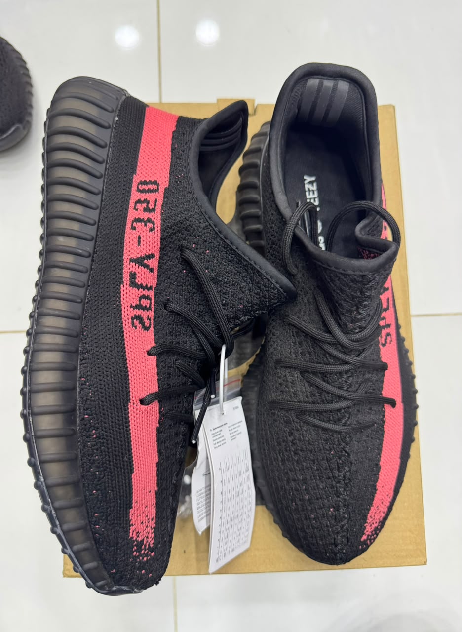 ADI YEEZY BOOST BLACK RED