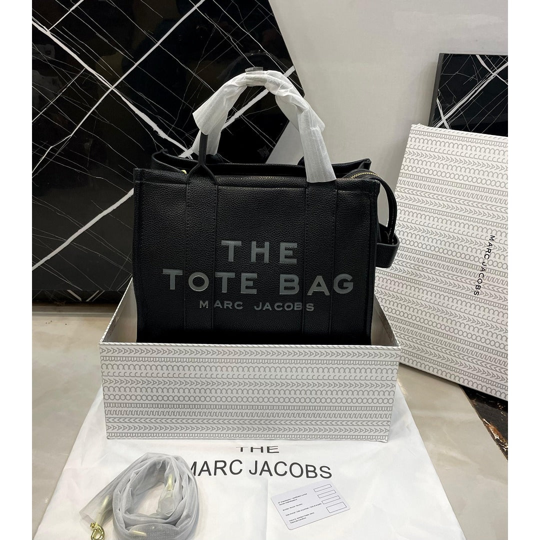 MARC JACOBS THE LEATHER TOTE BAG