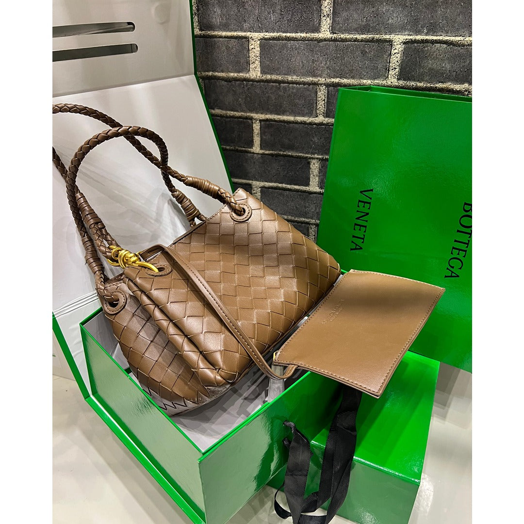 BOTTEGA VENETA SMALL PARACHUTE BAG